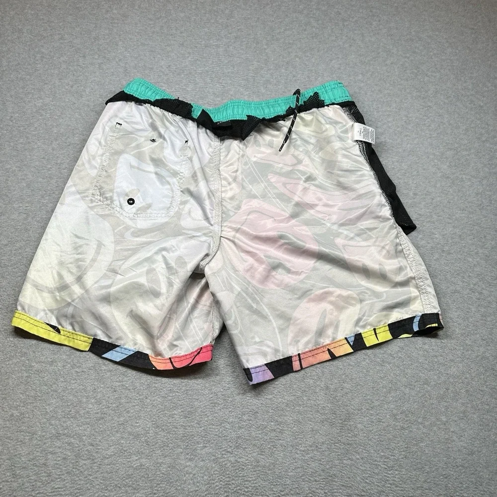 No Boundaries Mens Medium (32-34) 7
